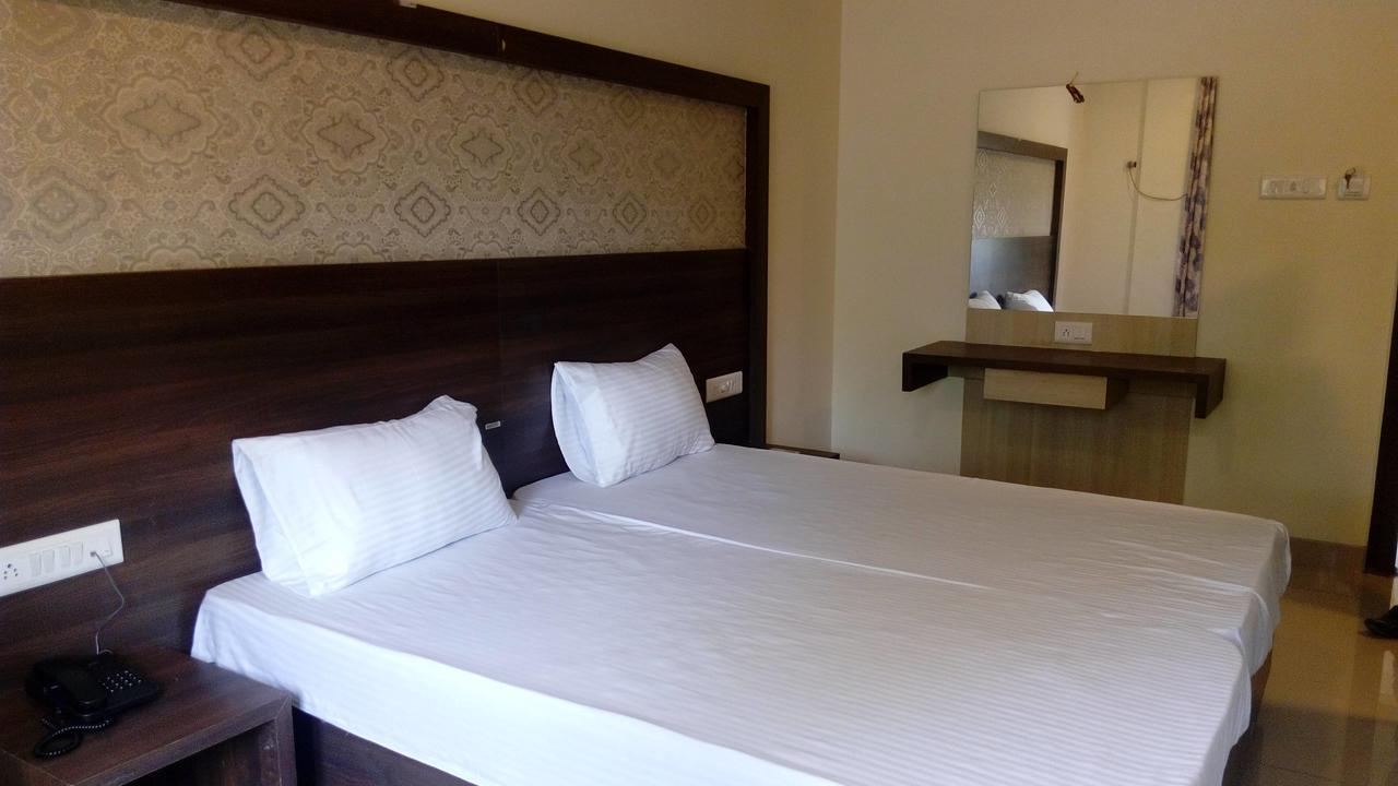Hotel Veer Residency Panvel Eksteriør bilde