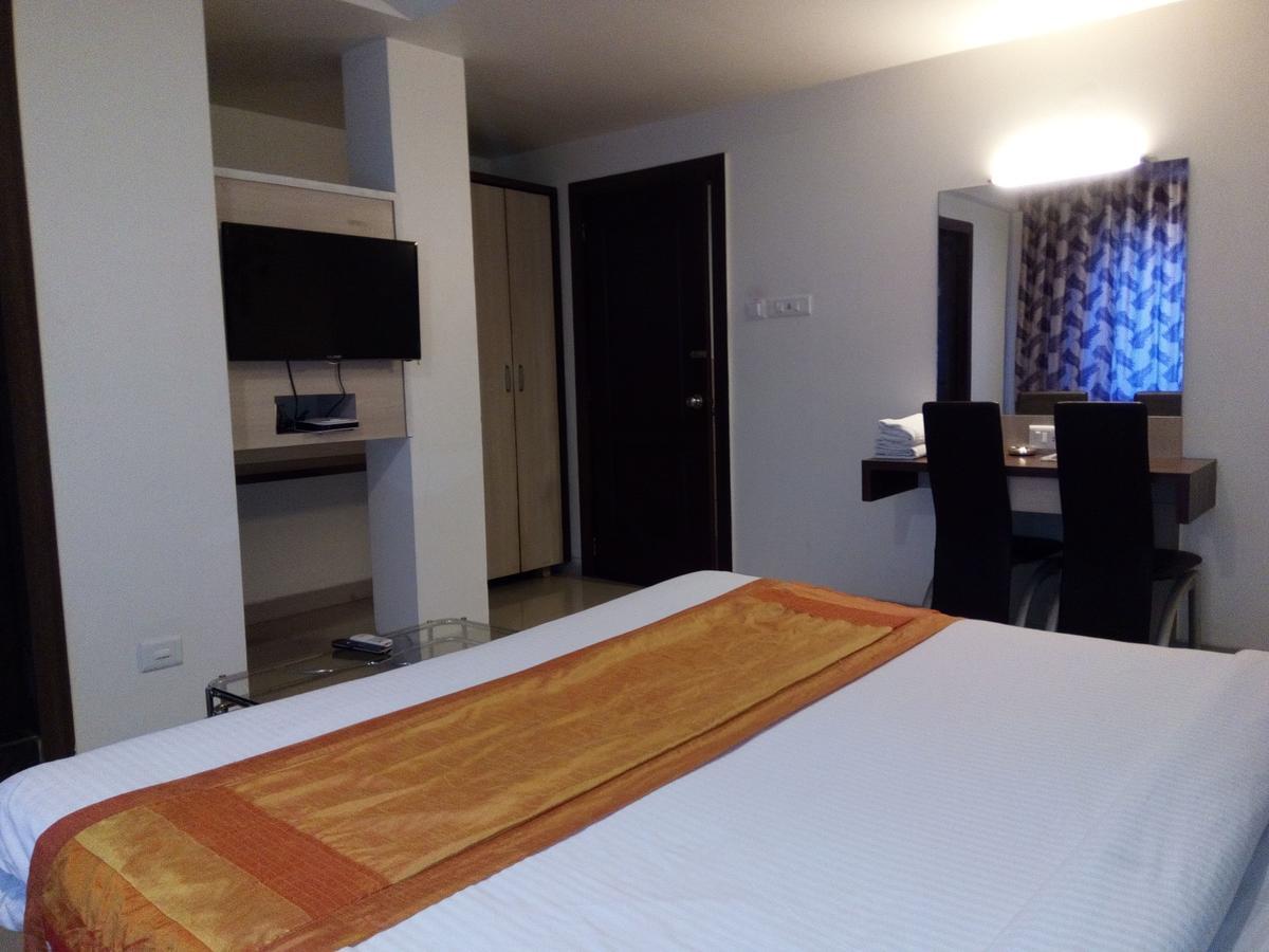Hotel Veer Residency Panvel Eksteriør bilde