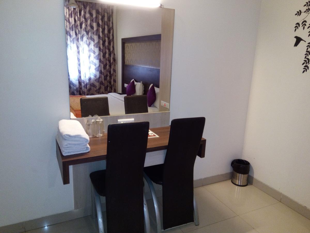 Hotel Veer Residency Panvel Eksteriør bilde