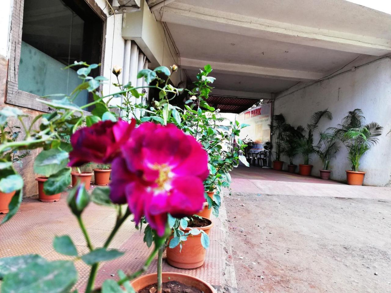 Hotel Veer Residency Panvel Eksteriør bilde